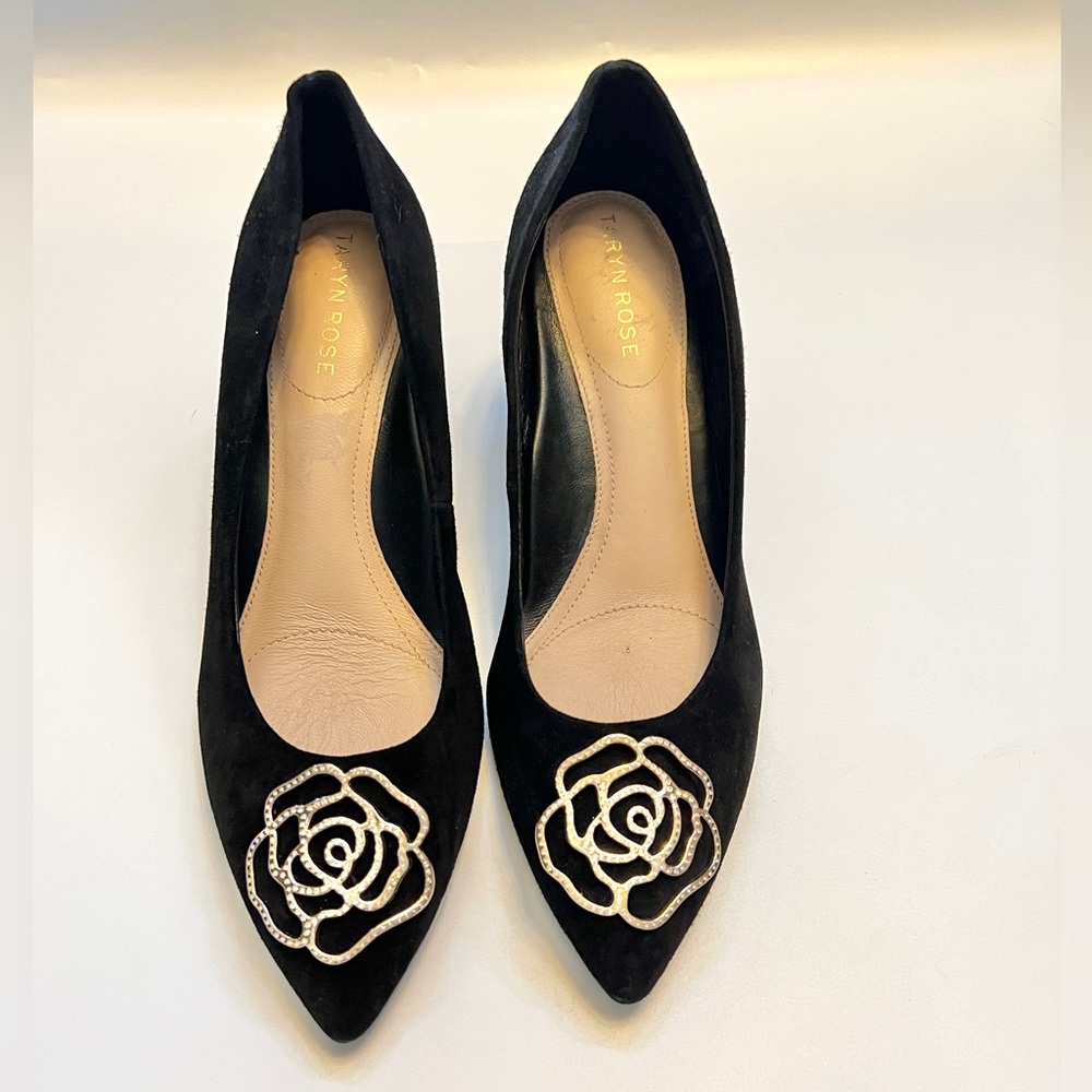 Taryn Rose black velvet Maci pump sz 8